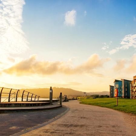 Sea View Apartment At The Beach! Llanelli Exterior photo