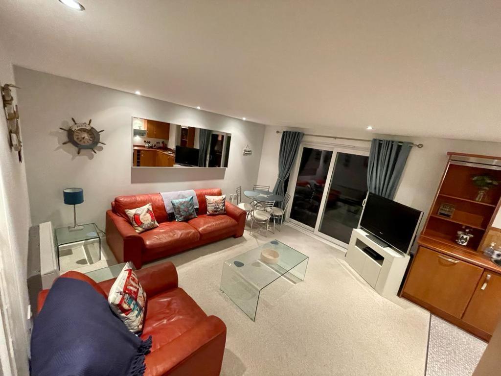 Sea View Apartment At The Beach! Llanelli Exterior photo